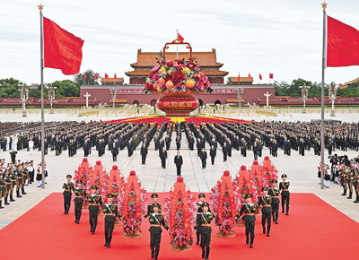 烈士紀念日向人民英雄敬獻花籃儀式在京隆重舉行